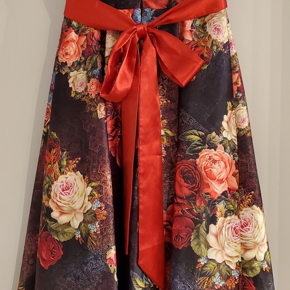 Prom, ball, homecoming dress - Picture 2 of 2